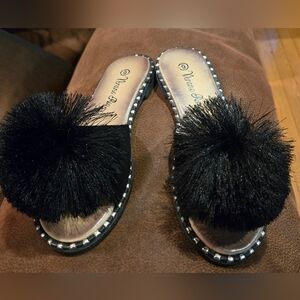 Verano Rio Black POM POM Mule/Sandals/Slippers/Slides NEW!!🖤🖤